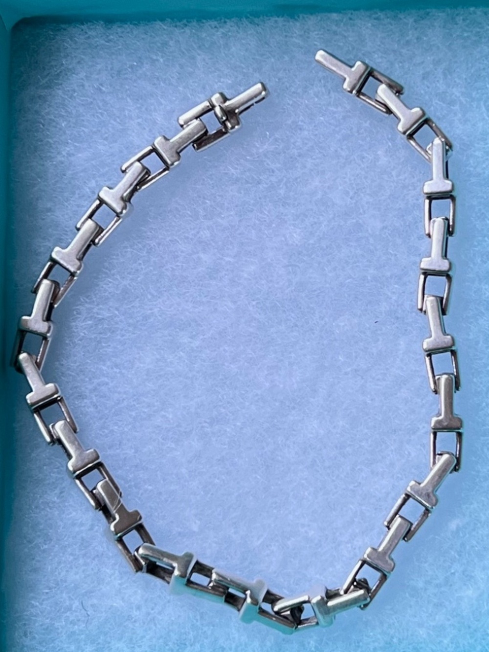 Tiffany & Co. Narrow T Link Chain Bracelet - 7.75” Sterling Silver 925 Gift Box - Picture 3 of 5